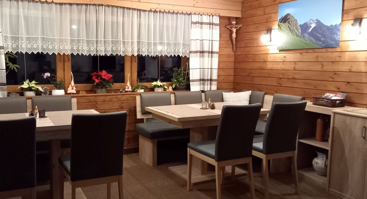 haus helga zimmer am arlberg frühstücksraum